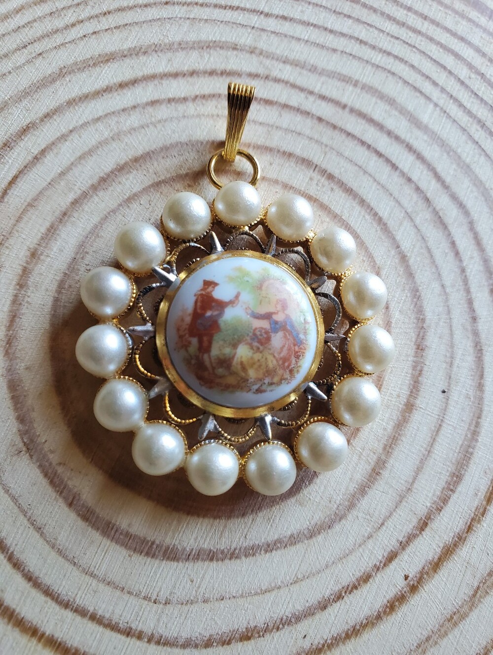 Vtg. Mid-century Porcelain & Faux Pearls Pendant